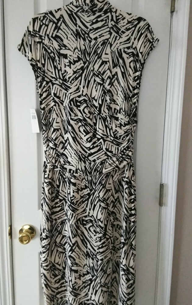 Dress - Picture 2 of 4